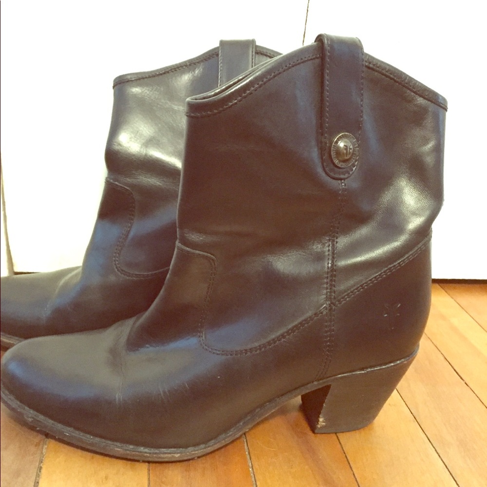 Frye Jackie Button Short Vintage Boots Sz 8.5